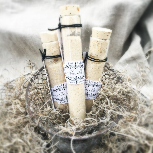 Lavender Vanilla Sugar/ Sucre Vanillé Lavande 1.2 oz. Glass Vial - Treasures of Alchemy